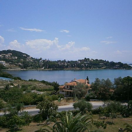 קומנון Athineos Apartments מראה חיצוני תמונה