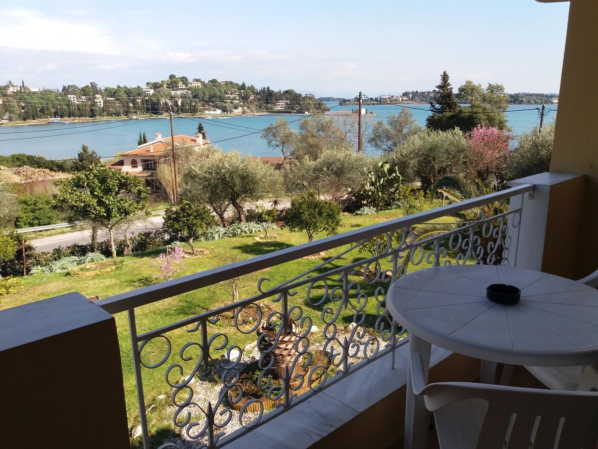 קומנון Athineos Apartments מראה חיצוני תמונה
