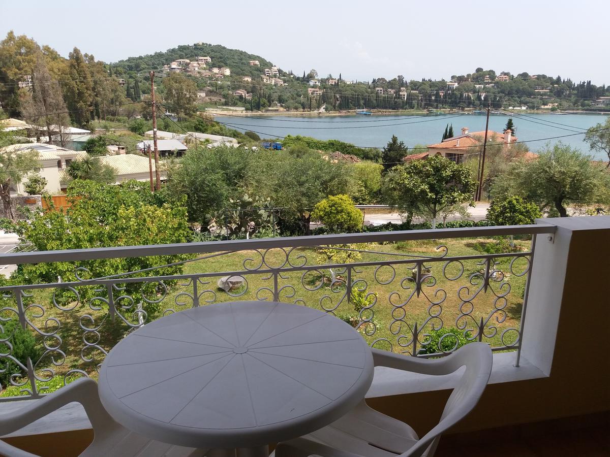 קומנון Athineos Apartments מראה חיצוני תמונה