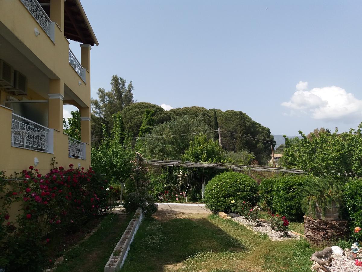 קומנון Athineos Apartments מראה חיצוני תמונה