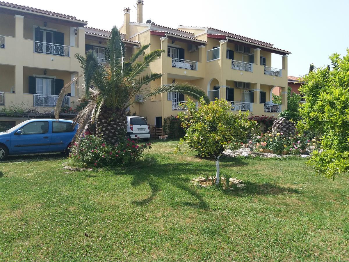 קומנון Athineos Apartments מראה חיצוני תמונה