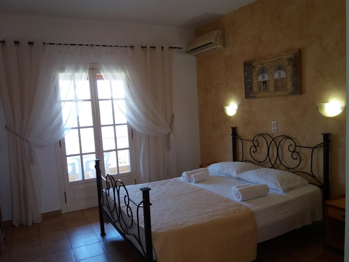 קומנון Athineos Apartments מראה חיצוני תמונה