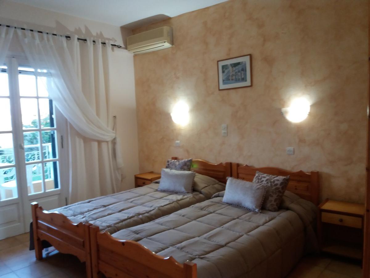 קומנון Athineos Apartments מראה חיצוני תמונה