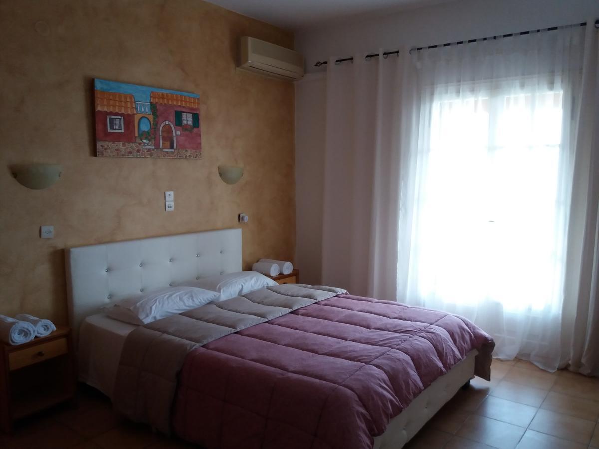 קומנון Athineos Apartments מראה חיצוני תמונה