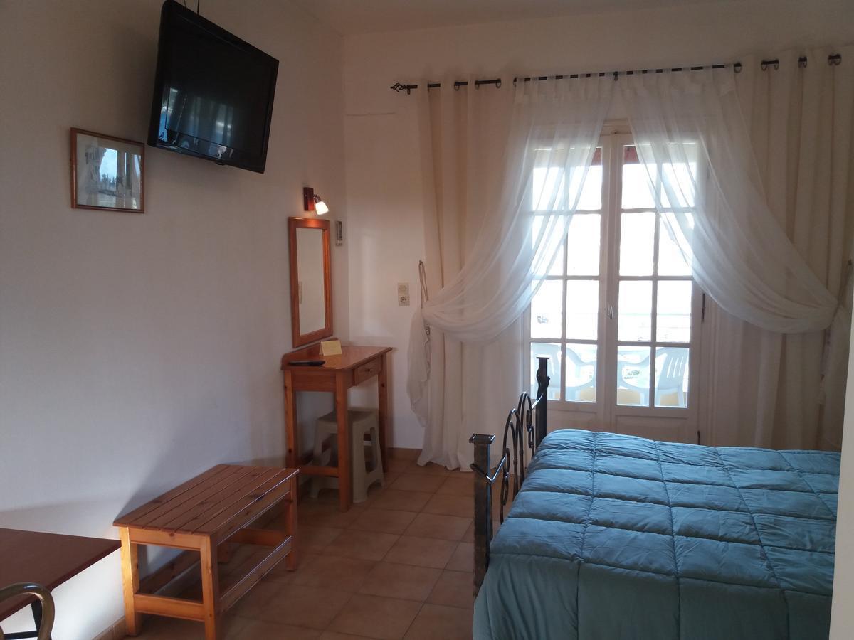 קומנון Athineos Apartments מראה חיצוני תמונה