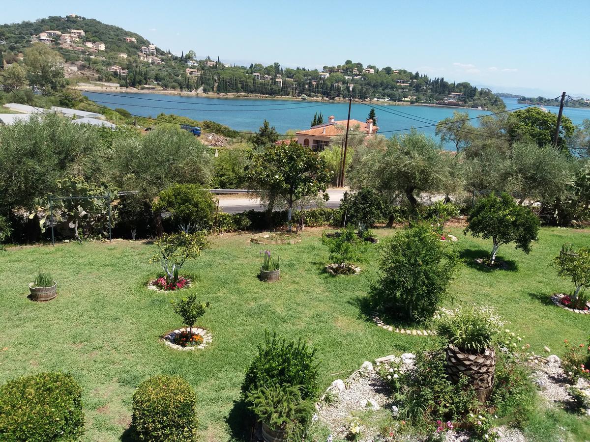 קומנון Athineos Apartments מראה חיצוני תמונה